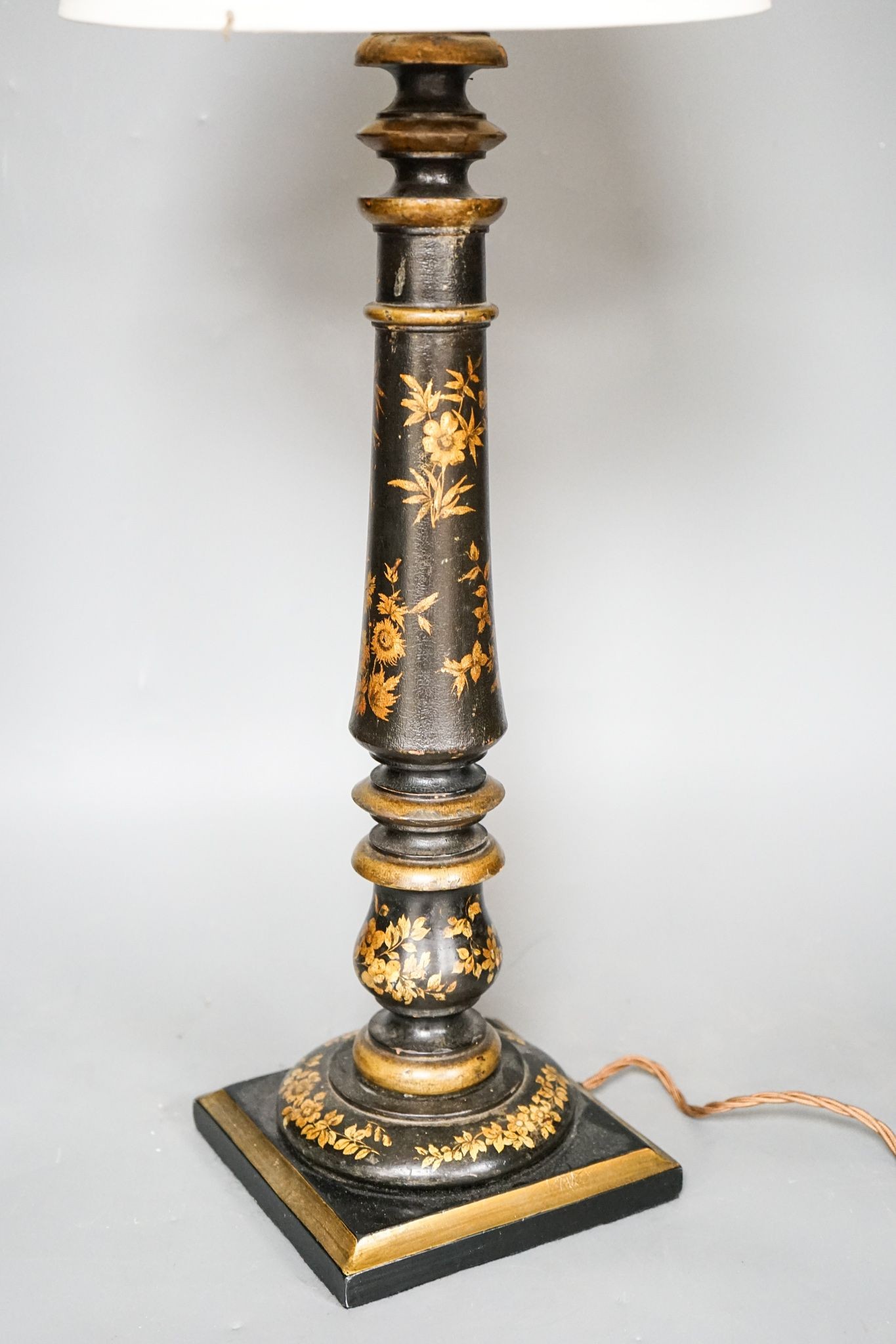 A japanned table lamp 47cm excl fitting